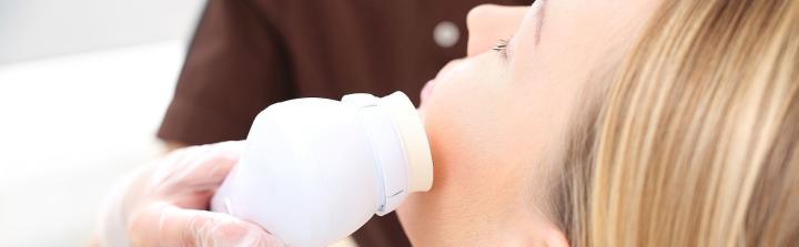 Intensywna regeneracja skóry krok po kroku: jak wygląda rekonwalescencja po zabiegu laserem CO2?